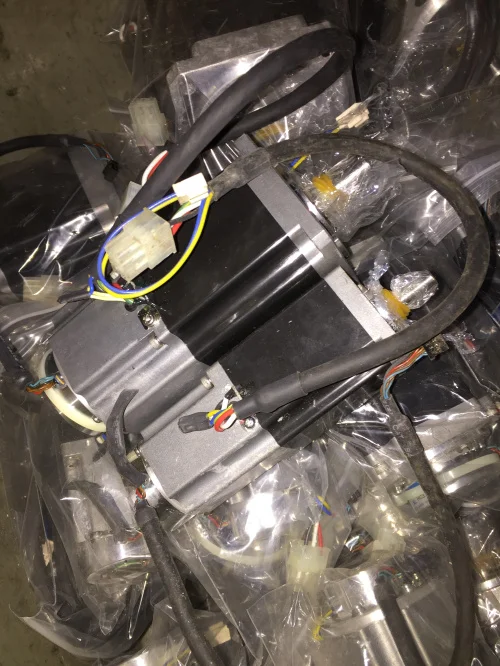 Серводвигатель TS4609N8336E204, используется один, 90% появление новых, 3 месяца гарантии, быстрее доставка
Серводвигатель TS4609N8336E204, используется один, 90% появление новых, 3 месяца гарантии, быстрее доставка