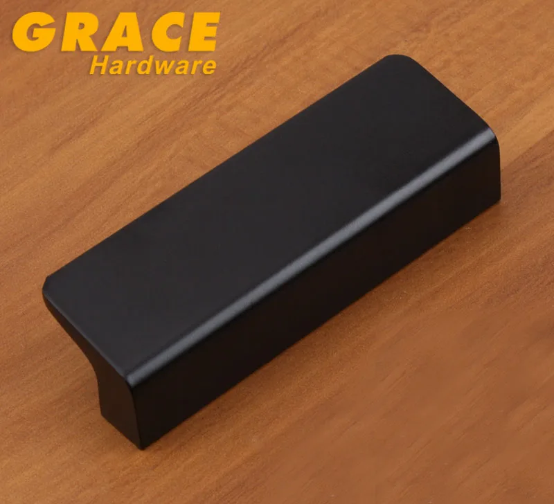 Aluminum Modern Fashion Design Cabinet Frunitur Drawer Wardrobe Door Handle Door Knobs(C.C:64mm,L:74mm)
Aluminum Modern Fashion Design Cabinet Frunitur Drawer Wardrobe Door Handle Door Knobs(C.C:64mm,L:74mm)
