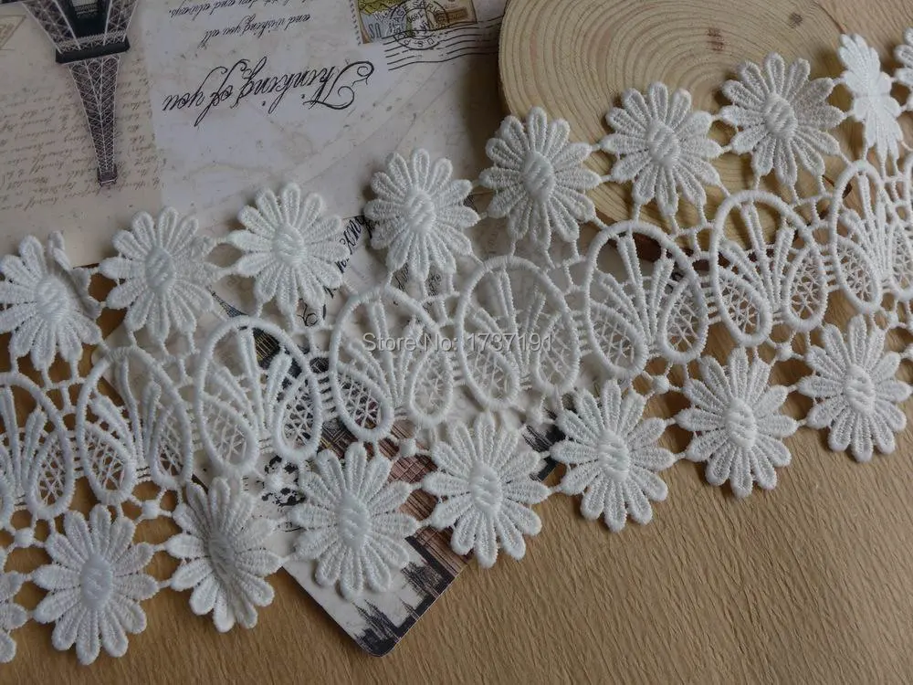 5 Yards White Venice Lace Trim With Daisy Flower Hollow Out Lace Fabric Sewing Trim Costume Design, Home Decor 9.5cm Width
5 Yards White Venice Lace Trim With Daisy Flower Hollow Out Lace Fabric Sewing Trim Costume Design, Home Decor 9.5cm Width