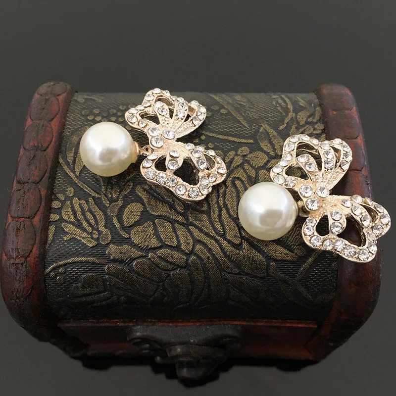 Hot Sale wholesale 20pcs Wedding Diamond Button rhinestone with pearl Button DIY hair decoration garment Accessories YC72
Hot Sale wholesale 20pcs Wedding Diamond Button rhinestone with pearl Button DIY hair decoration garment Accessories YC72