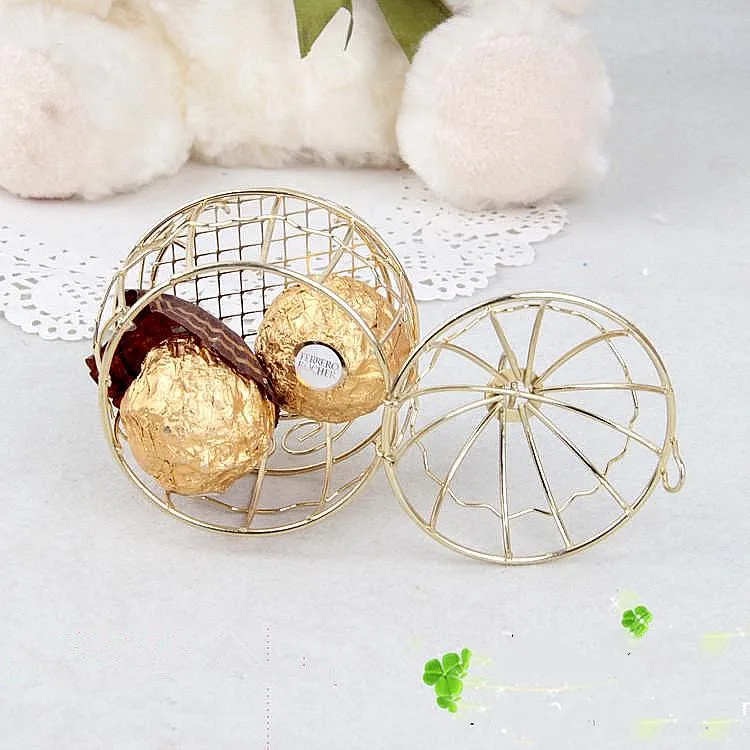 Wedding Favor Box European Gold Matel Boxes Romantic Wrought Iron Birdcage Wedding Candy Box Tin Box Wholesale Wedding Favor
Wedding Favor Box European Gold Matel Boxes Romantic Wrought Iron Birdcage Wedding Candy Box Tin Box Wholesale Wedding Favor