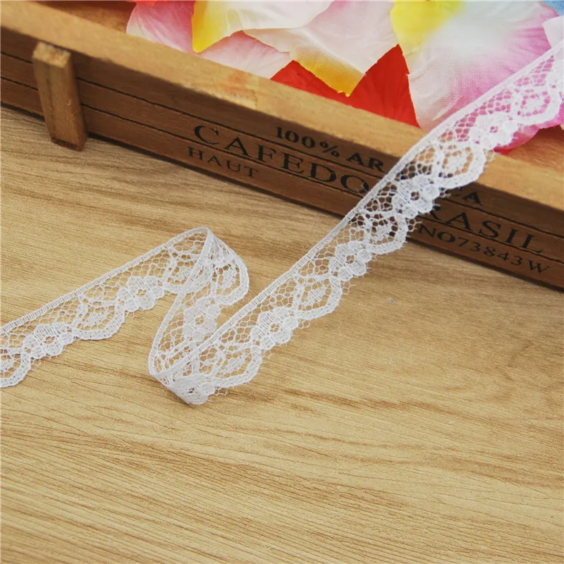 13mm Polyester Lace Trim White Fabric Sewing Accessories Cloth Wedding Dress Decoration Ribbon Craft Supplies 100yard L651-1
13mm Polyester Lace Trim White Fabric Sewing Accessories Cloth Wedding Dress Decoration Ribbon Craft Supplies 100yard L651-1