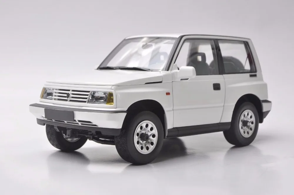 1:18 литая модель для Suzuki Vitara скускудо 1989, игрушечный автомобиль из белого сплава, миниатюрный коллекционный подарок Gran
1:18 литая модель для Suzuki Vitara скускудо 1989, игрушечный автомобиль из белого сплава, миниатюрный коллекционный подарок Gran