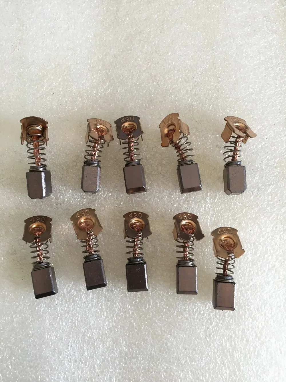 5pairs carbon brushes replacment for makita 191971 DCSM100/125/115 angle grinder CB-430 carbon brush 7*7.7*10mm high quality
5pairs carbon brushes replacment for makita 191971 DCSM100/125/115 angle grinder CB-430 carbon brush 7*7.7*10mm high quality