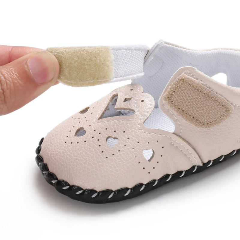 Summer Newborn Girls Shoes PU Hollow Breathable Princess Baby Shoes First Walkers Soft Bottom Slip Baby Girl Shoes
Summer Newborn Girls Shoes PU Hollow Breathable Princess Baby Shoes First Walkers Soft Bottom Slip Baby Girl Shoes