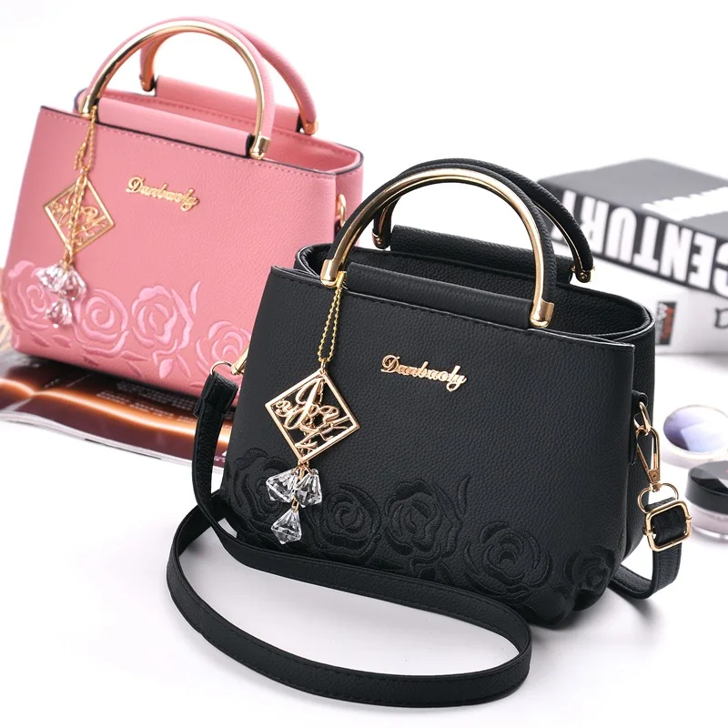 Women Top-handle Bag Hardware Ornaments Solid Totes Embroidered Flowers Handbag Party Purse Ladies Messenger Shoulder Bags
Women Top-handle Bag Hardware Ornaments Solid Totes Embroidered Flowers Handbag Party Purse Ladies Messenger Shoulder Bags