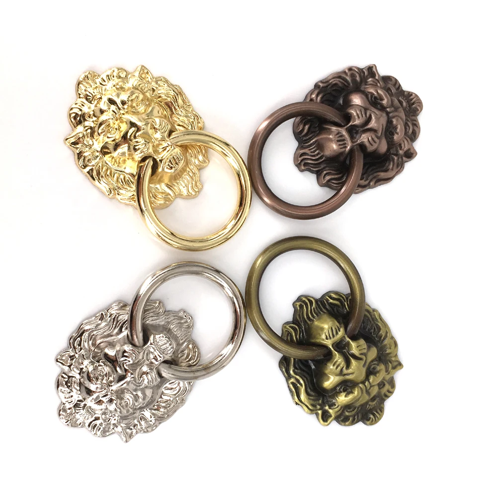 1x Antique Chic Dresser Knobs Pulls Drawer Rings Pulls Lion Head Furniture Knob Door Knocker Kitchen Cabinet Handle
1x Antique Chic Dresser Knobs Pulls Drawer Rings Pulls Lion Head Furniture Knob Door Knocker Kitchen Cabinet Handle
