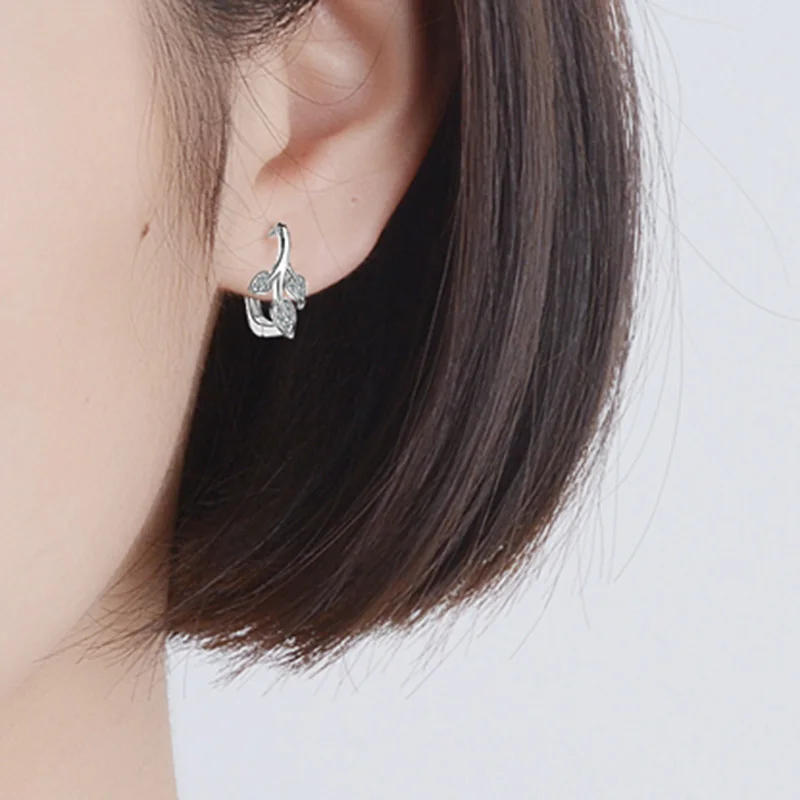 JYouHF Fashion Elegant Leaf Shaped Cubic Zircon Stud Earrings for Women Engagement Party Wedding Birthday Gift Jewelry Earrings
JYouHF Fashion Elegant Leaf Shaped Cubic Zircon Stud Earrings for Women Engagement Party Wedding Birthday Gift Jewelry Earrings