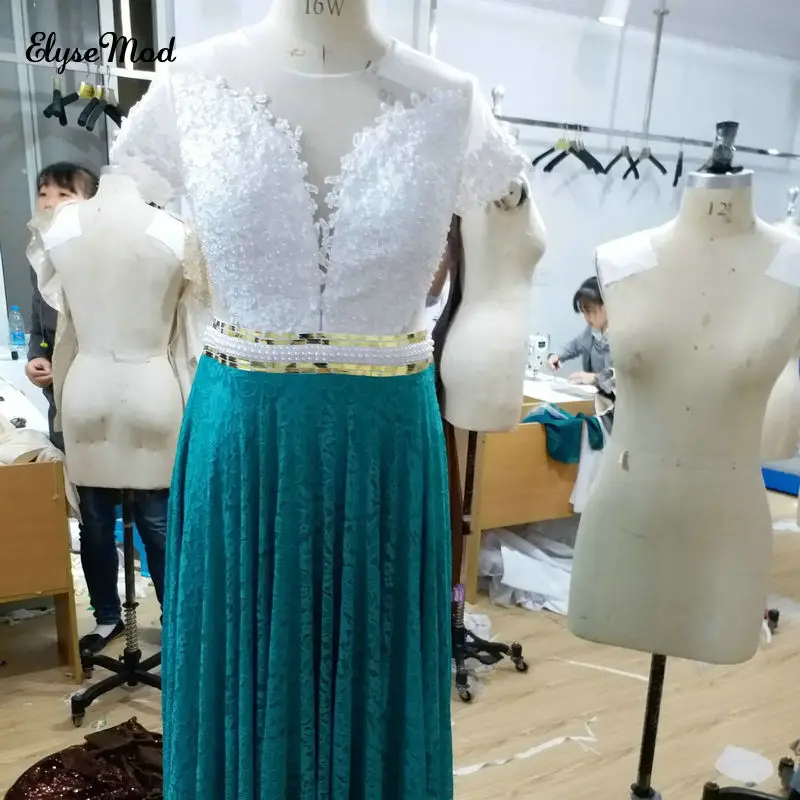Real Photo Shot Blue Jewel Lace Floor Length Lace See Through Prom Evening Formal Gown
Real Photo Shot Blue Jewel Lace Floor Length Lace See Through Prom Evening Formal Gown