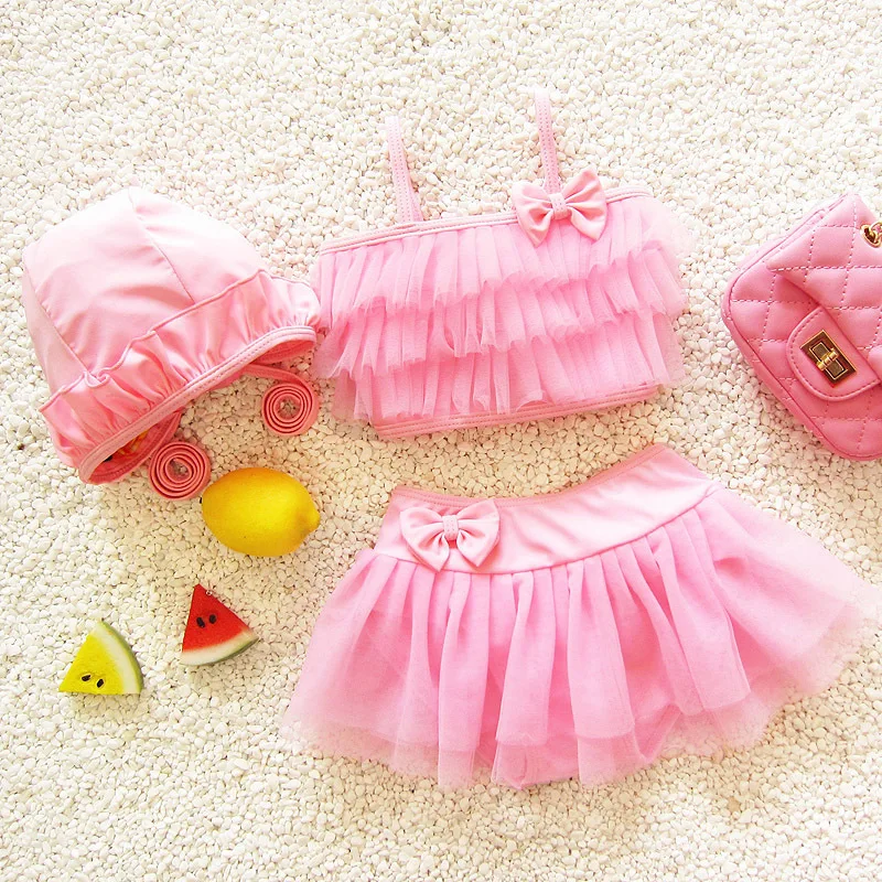 Girls Solid Sweet Color Lace Bikinis Set with Swim Cap Child Kids Bowknot Skirt Type 3 Piece Swimsuit Swimwear Lovely Beachwear
Girls Solid Sweet Color Lace Bikinis Set with Swim Cap Child Kids Bowknot Skirt Type 3 Piece Swimsuit Swimwear Lovely Beachwear