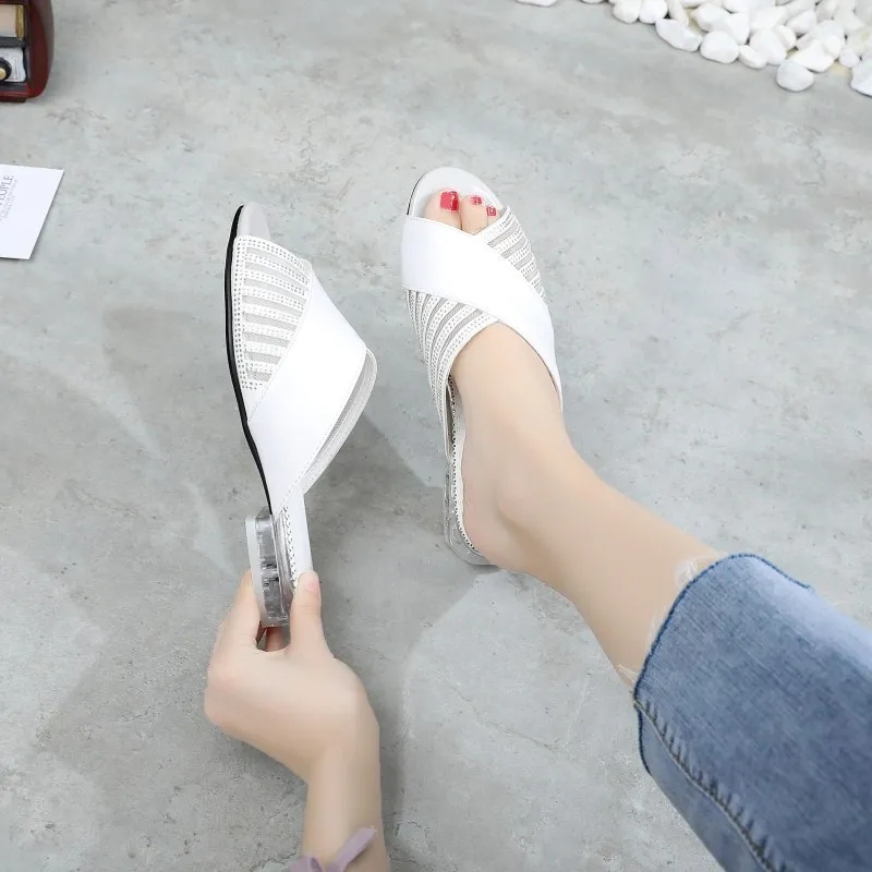 2019 New Fish Mouth Rhinestone Genuine Leather Slippers Women Sandals Comfortable Low-heel Shoes Woman Casual Sandals Plus Size
2019 New Fish Mouth Rhinestone Genuine Leather Slippers Women Sandals Comfortable Low-heel Shoes Woman Casual Sandals Plus Size