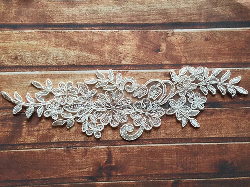 5Pairs Beautiful New Design Car Bone Lace Wedding Dress Applique DIY Bridal Headdress Lace Collar Fabric Patch TT213
5Pairs Beautiful New Design Car Bone Lace Wedding Dress Applique DIY Bridal Headdress Lace Collar Fabric Patch TT213