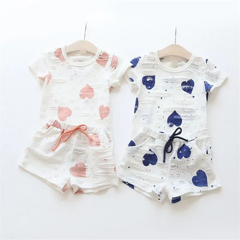 Summer 2Pcs/set Girls Clothes Set Cute Love Heart Printed Outfits Ripped Style Short-Sleeved T-shirt + Shorts For 2-7T Kids
Summer 2Pcs/set Girls Clothes Set Cute Love Heart Printed Outfits Ripped Style Short-Sleeved T-shirt + Shorts For 2-7T Kids