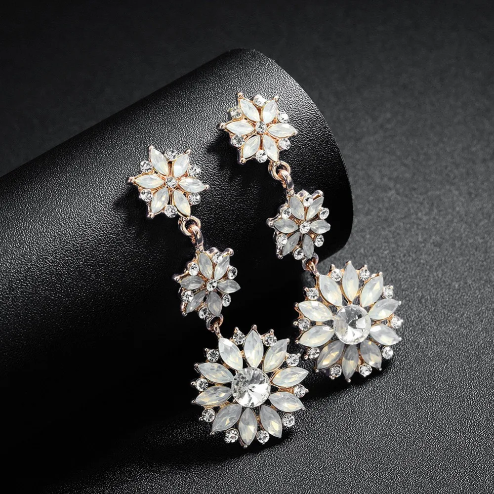 Zinc Alloy Crystal Sun flower Earrings 1pair Long Tassels Drop Earrings Gift for Women Party Decoration Jewelry Ear Accessories
Zinc Alloy Crystal Sun flower Earrings 1pair Long Tassels Drop Earrings Gift for Women Party Decoration Jewelry Ear Accessories
