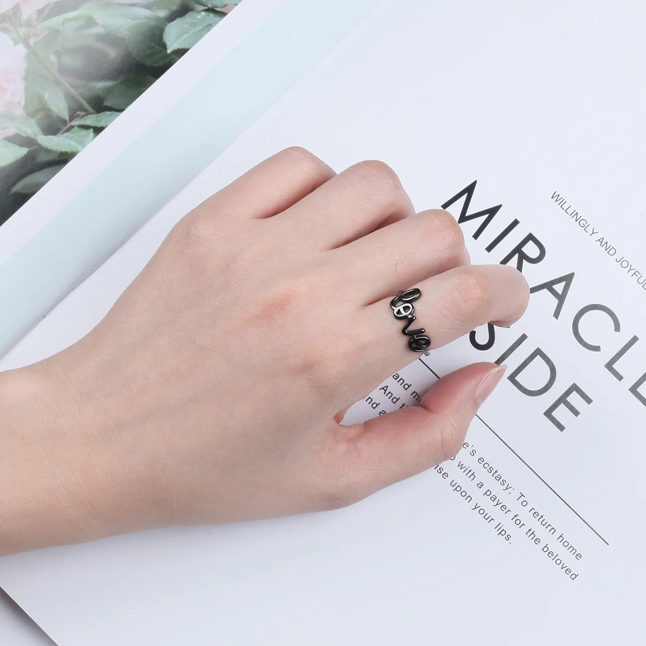 Caliente Couple rings parejas inoxidable para las mujeres anillos de acero Simple hombres mujeres exclusiva
Caliente Couple rings parejas inoxidable para las mujeres anillos de acero Simple hombres mujeres exclusiva