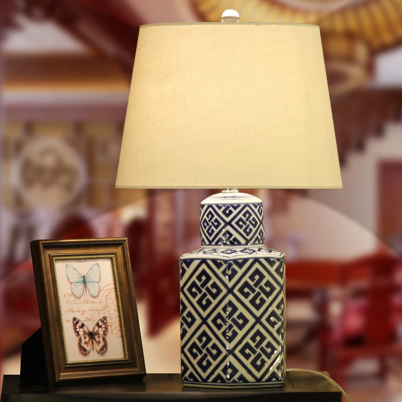 Classical Vintage Handpainted Chinese Blue And White Porcelain Dimmer Table Lamp For Bedroom Bedside Living Room H 61cm 1279
Classical Vintage Handpainted Chinese Blue And White Porcelain Dimmer Table Lamp For Bedroom Bedside Living Room H 61cm 1279