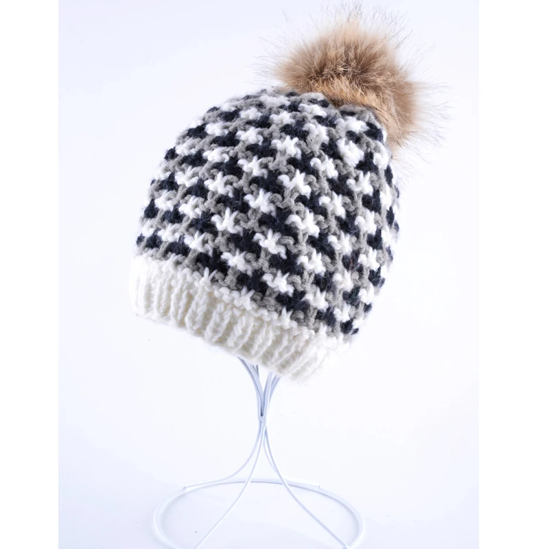2017 Fashion winter hats for women knitted keep warm ear beanies girls cap big hairball touca gorros bonnet snowboard caps
2017 Fashion winter hats for women knitted keep warm ear beanies girls cap big hairball touca gorros bonnet snowboard caps