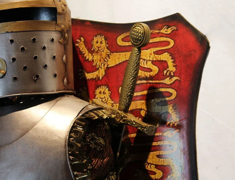 European antique wall hangings / medieval armor sword warrior craft / living room restaurant entrance decorations
European antique wall hangings / medieval armor sword warrior craft / living room restaurant entrance decorations