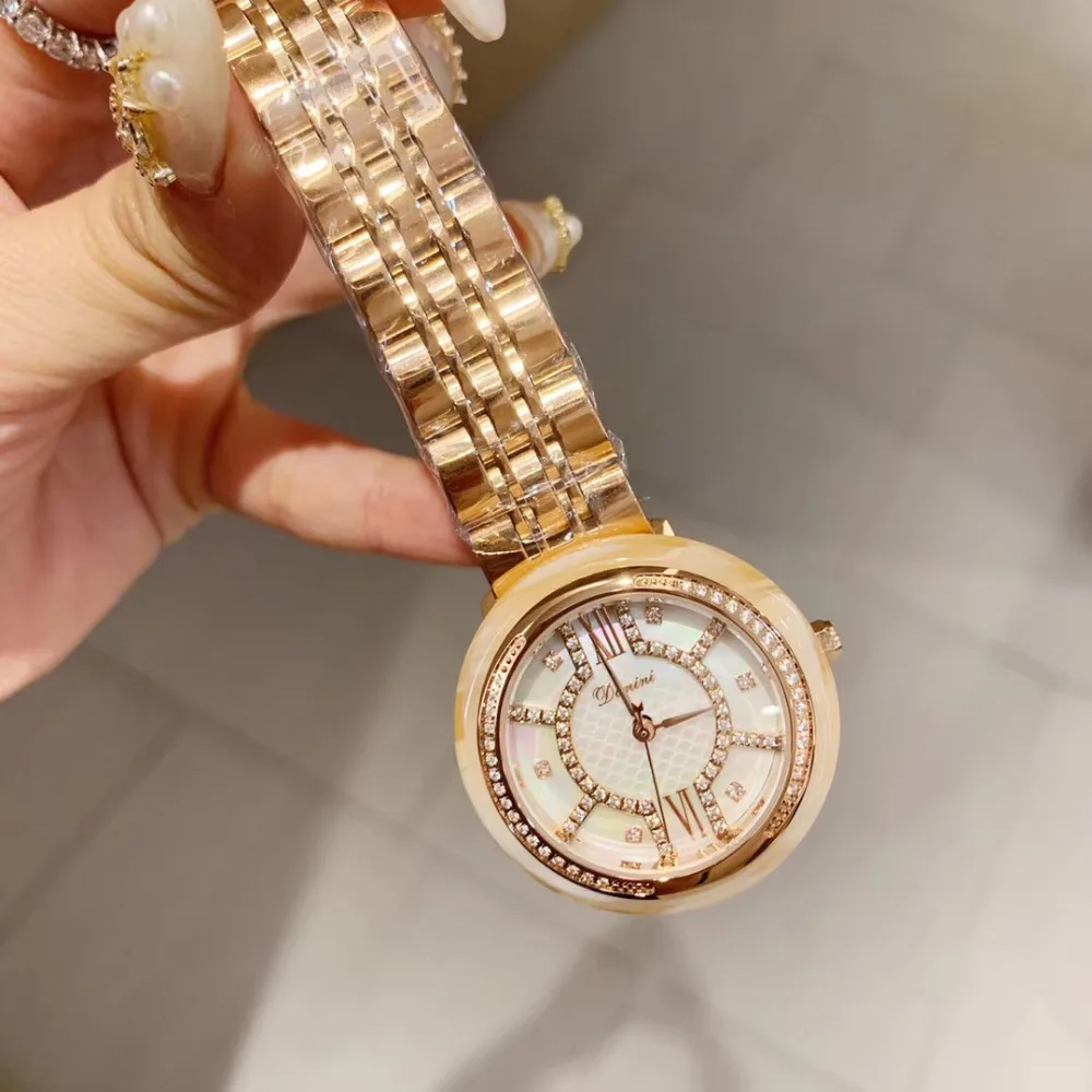 High Quality Brand Women Crystals Watches Europe Popular Big Size Stainless Steel Bracelet Watch Quartz Neutral Wrist watch 3Bar
High Quality Brand Women Crystals Watches Europe Popular Big Size Stainless Steel Bracelet Watch Quartz Neutral Wrist watch 3Bar