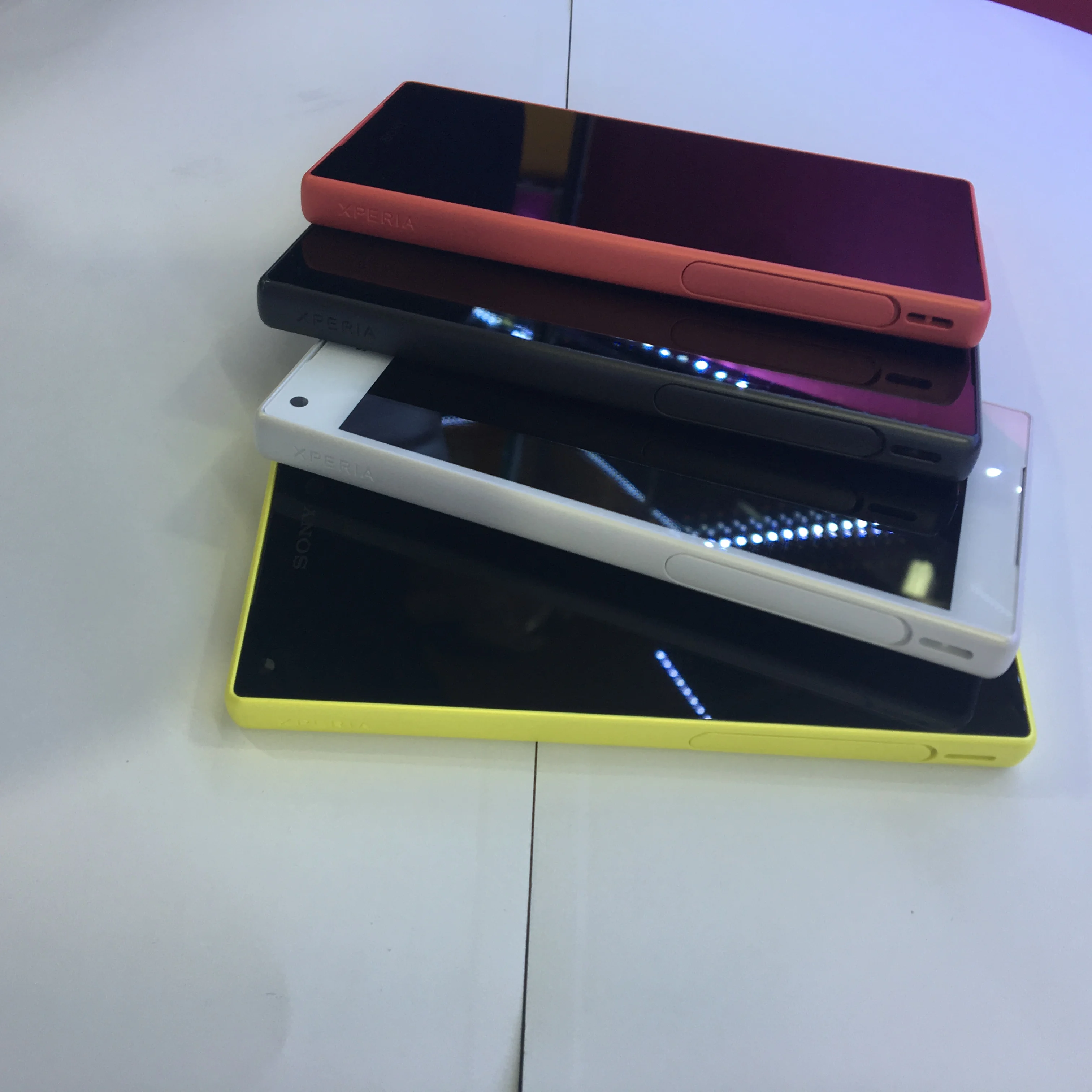4.6" Original LCD For SONY Xperia Z5 Compact LCD Display Touch Screen with Frame SONY XPERIA Z5 Compact LCD Z5 mini E5823 E5803
4.6" Original LCD For SONY Xperia Z5 Compact LCD Display Touch Screen with Frame SONY XPERIA Z5 Compact LCD Z5 mini E5823 E5803