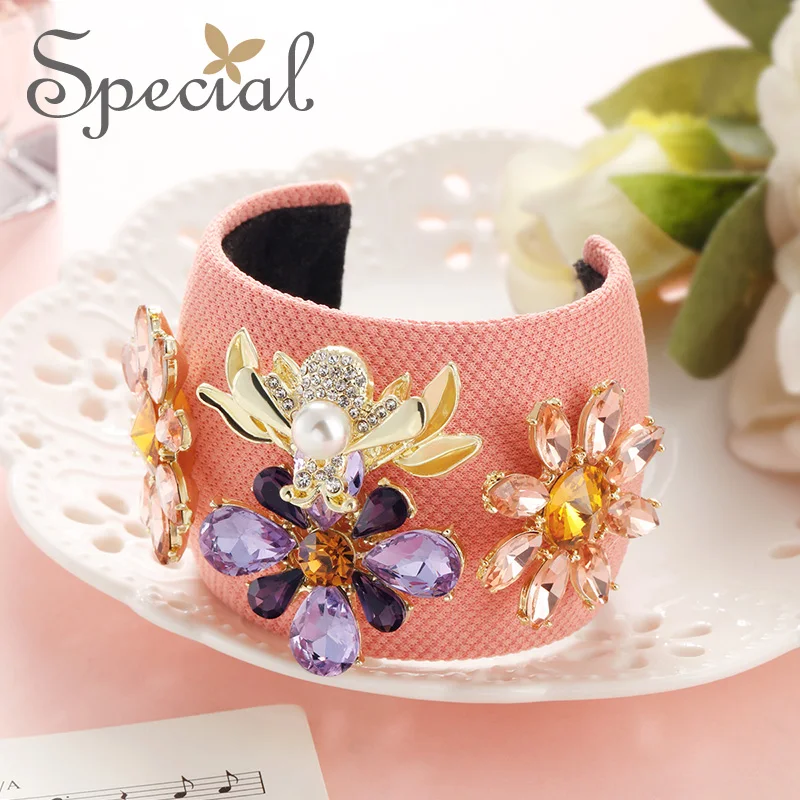 Special Europe and the United States fresh wide edge bracelet women's bracelet opening open hand fine Prague Castle S1816C
Special Europe and the United States fresh wide edge bracelet women's bracelet opening open hand fine Prague Castle S1816C