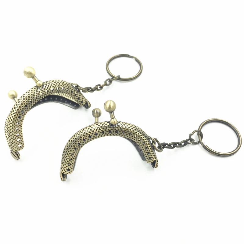 1Pc Kiss Clasps Clips Lock Clutch Coins Purse Bag Handle Vintage Bronze Tone Metal Arch Frame 5cm
1Pc Kiss Clasps Clips Lock Clutch Coins Purse Bag Handle Vintage Bronze Tone Metal Arch Frame 5cm