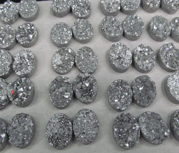 50pcs 10x20mm Titanium Agate beads Druzy Agate oval egg Beads Pendants Drusy Quartz Cabochons Charms Necklace Jewelry
50pcs 10x20mm Titanium Agate beads Druzy Agate oval egg Beads Pendants Drusy Quartz Cabochons Charms Necklace Jewelry