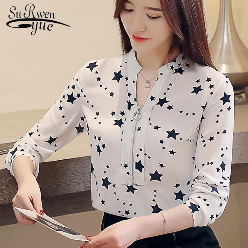 2021 spring ladies new chiffon shirt female long-sleeved V-neck Front chest zipper pullover stars dotted women's shirt 2216 50
2021 spring ladies new chiffon shirt female long-sleeved V-neck Front chest zipper pullover stars dotted women's shirt 2216 50