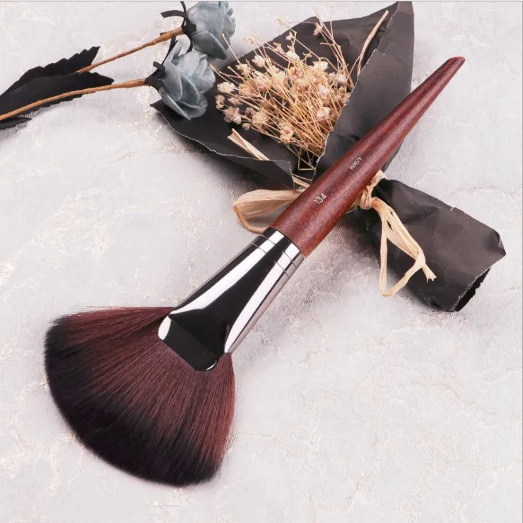 1 piece Big Fan Makeup brush #134 Fan extra face powder brush Natural wood synthetic hair Professional Make up 
1 piece Big Fan Makeup brush #134 Fan extra face powder brush Natural wood synthetic hair Professional Make up