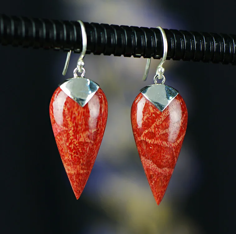 100%S925 silver hand-set earrings simple grass coral small pepper new fashion factory direct free shipping
100%S925 silver hand-set earrings simple grass coral small pepper new fashion factory direct free shipping