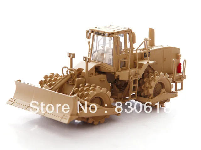 Norscot 1/50 CAT Military 815F Soil Compactor NRS55254 Original packing Construction vehicles toy
Norscot 1/50 CAT Military 815F Soil Compactor NRS55254 Original packing Construction vehicles toy
