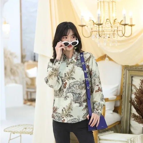 Original Map Vintage Women Tops Full Lantern Sleeve Turn-down Collar Womens Blouses Single Breasted Chiffon Flower Print Blouse
Original Map Vintage Women Tops Full Lantern Sleeve Turn-down Collar Womens Blouses Single Breasted Chiffon Flower Print Blouse