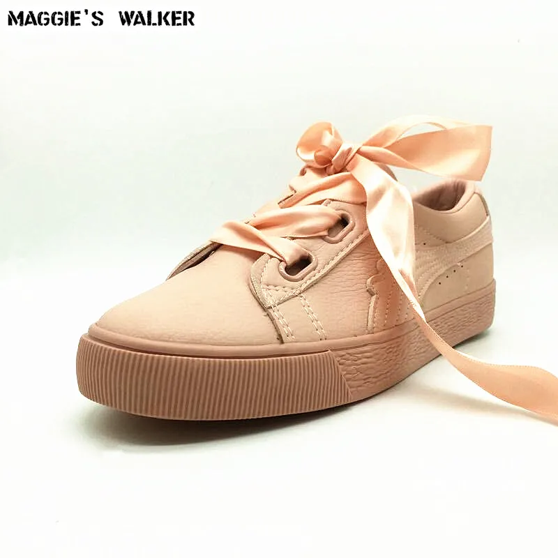 Женские кожаные ботинки Maggie's Walker, летние, из микрофибры, на высокой платформе, со шнуровкой, Размеры 35-40
Женские кожаные ботинки Maggie's Walker, летние, из микрофибры, на высокой платформе, со шнуровкой, Размеры 35-40