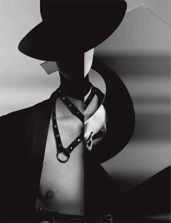 Harness Bow women's stylish high street chic all-match adjustable sexy studded with delicate bondage straps fastens at waist
Harness Bow women's stylish high street chic all-match adjustable sexy studded with delicate bondage straps fastens at waist