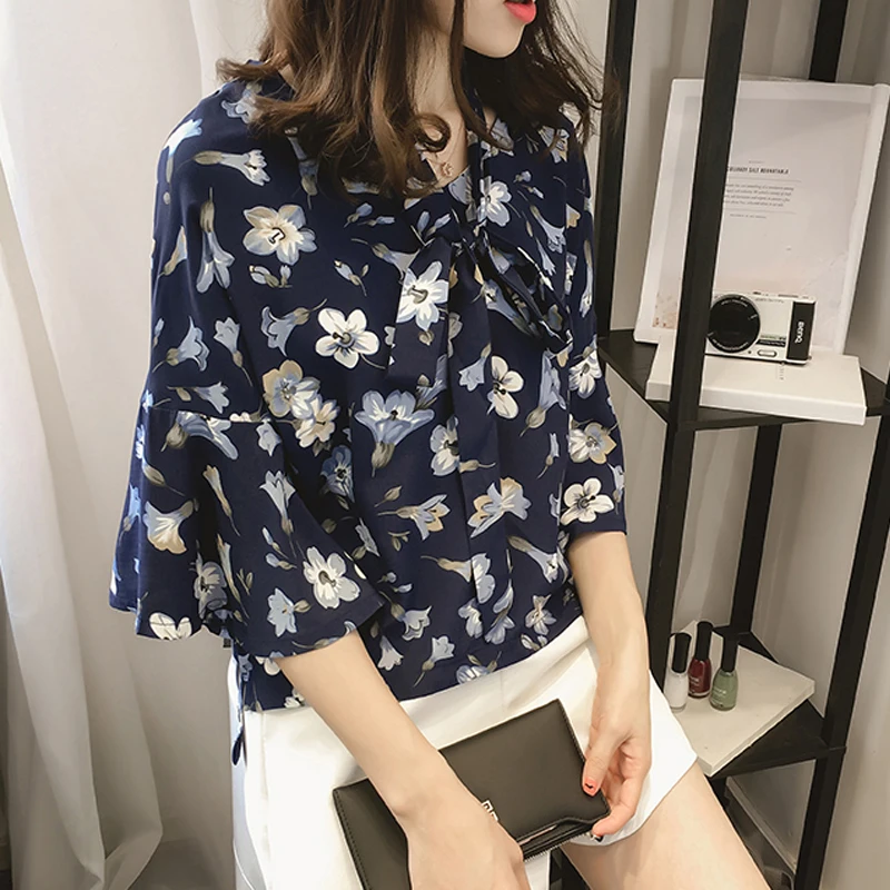 Women Tops and Blouse Summer Retro Temperament Floral Print Blouse Vintage Seven Points Lotus Leaf Sleeve Casual Ladies Tops
Women Tops and Blouse Summer Retro Temperament Floral Print Blouse Vintage Seven Points Lotus Leaf Sleeve Casual Ladies Tops