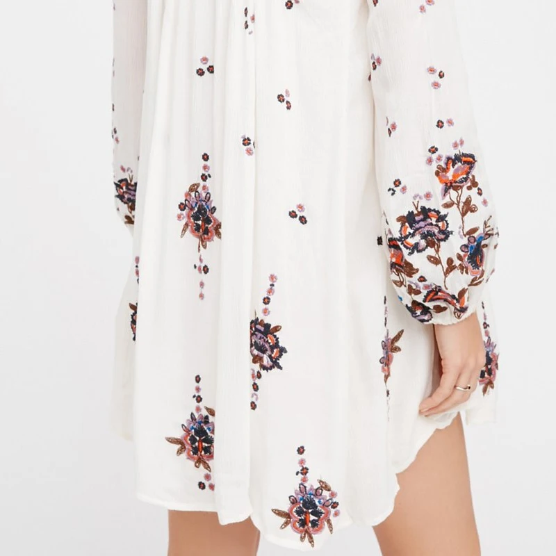 Summer new travel Bohemian beach prevents bask in beautiful embroidery flower to show back long sleeve short paragraph dress
Summer new travel Bohemian beach prevents bask in beautiful embroidery flower to show back long sleeve short paragraph dress