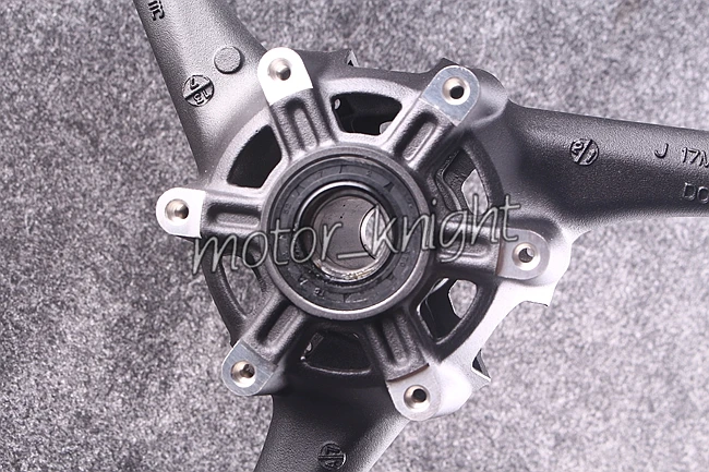 Black Front Motorcycle Wheel Rim For Suzuki GSXR 750/600 2008 2009 2010 GSXR 1000 2009 2010 2011
Black Front Motorcycle Wheel Rim For Suzuki GSXR 750/600 2008 2009 2010 GSXR 1000 2009 2010 2011