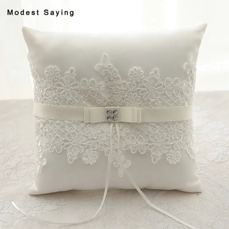 Romantic Lace Wedding Ring Pillow with Bow Flowers Bridal Wedding Ceramony Pocket Ring Cushion Bearer with Satin Ribbons 21x21cm
Romantic Lace Wedding Ring Pillow with Bow Flowers Bridal Wedding Ceramony Pocket Ring Cushion Bearer with Satin Ribbons 21x21cm