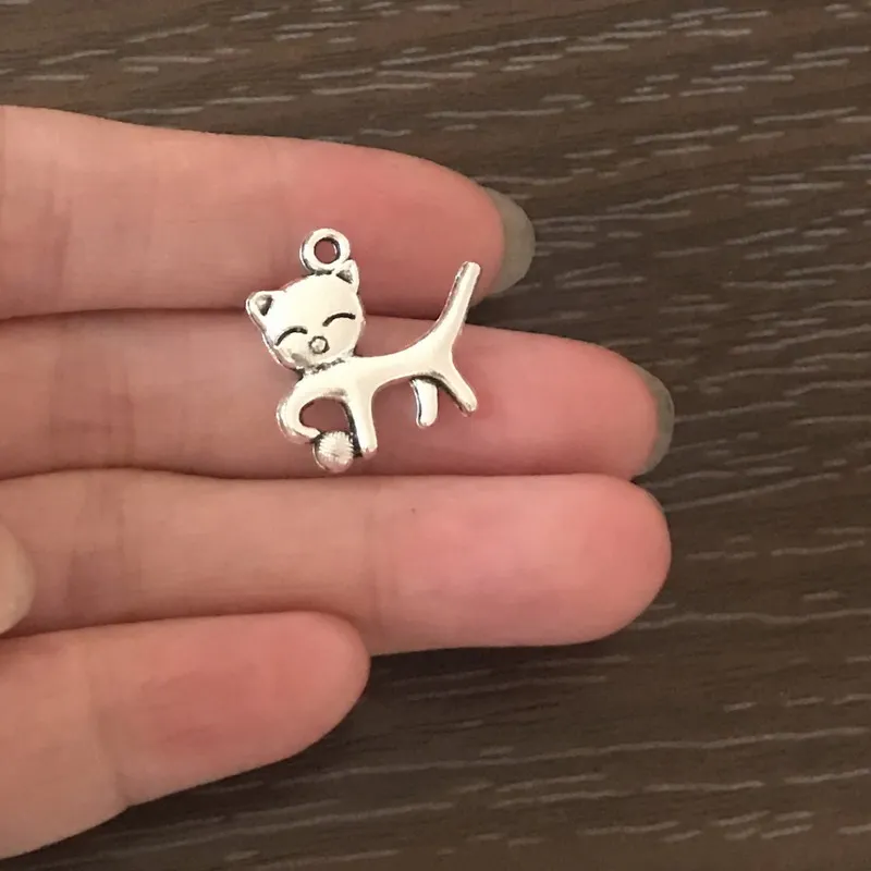 20PCS DIY Jewelry Making Pet Cute Cat Charms Zinc Alloy Pendant Charm for Bracelets Necklaces Earrings Bookmarks Zipper Pulls
20PCS DIY Jewelry Making Pet Cute Cat Charms Zinc Alloy Pendant Charm for Bracelets Necklaces Earrings Bookmarks Zipper Pulls