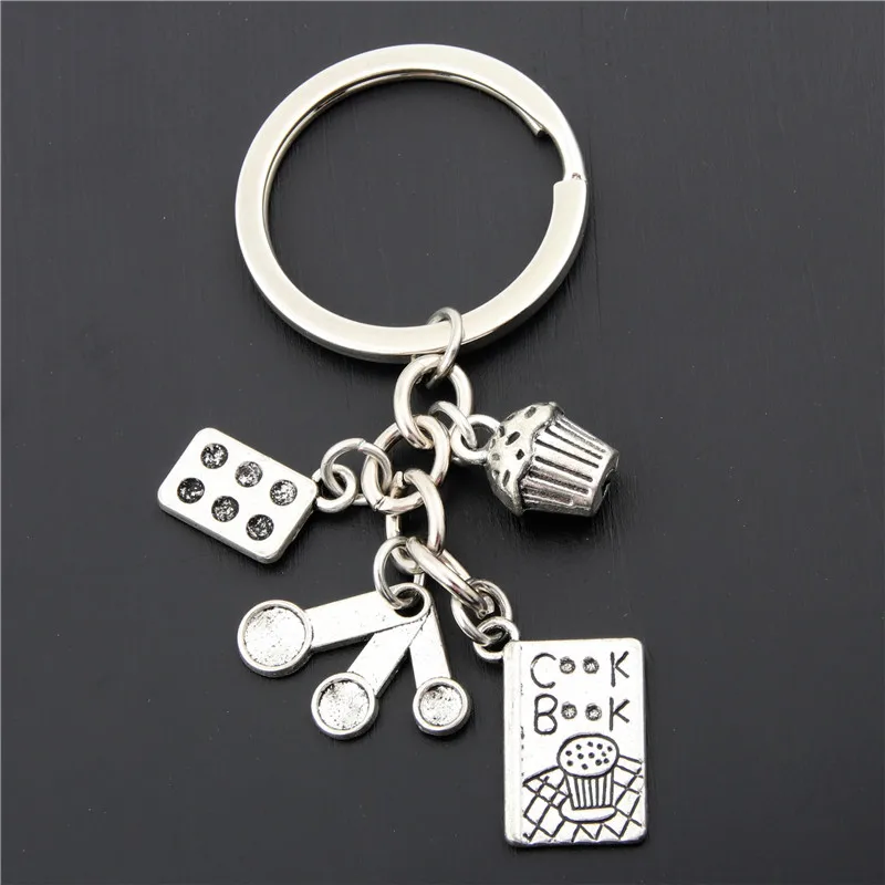 1pc Baker Keychain Baking Cupcake Muffin Chef Key Chains With Cook Book Measuring Spoon Keyring Kitchen Bakery Gift
1pc Baker Keychain Baking Cupcake Muffin Chef Key Chains With Cook Book Measuring Spoon Keyring Kitchen Bakery Gift