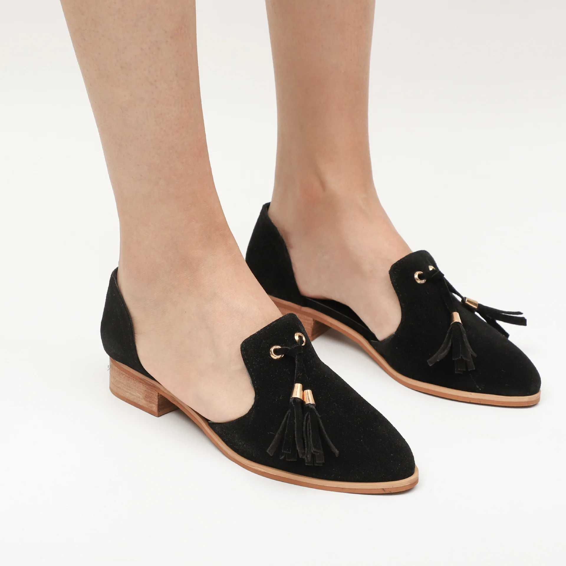 2018 New Women Wrap Strap tassel Low Heels Pumps Spring Autumn Roman Shoes Solid Color Low-heeled Women Shoes Big Size 35-43
2018 New Women Wrap Strap tassel Low Heels Pumps Spring Autumn Roman Shoes Solid Color Low-heeled Women Shoes Big Size 35-43