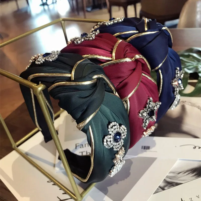 Koreanische Neue Stil Retro Rot Und Grun Gestreiften Stirnband Breite-krempe Karte Satin Nahte Verknotet Stirnband Kopf Band
Koreanische Neue Stil Retro Rot Und Grun Gestreiften Stirnband Breite-krempe Karte Satin Nahte Verknotet Stirnband Kopf Band
