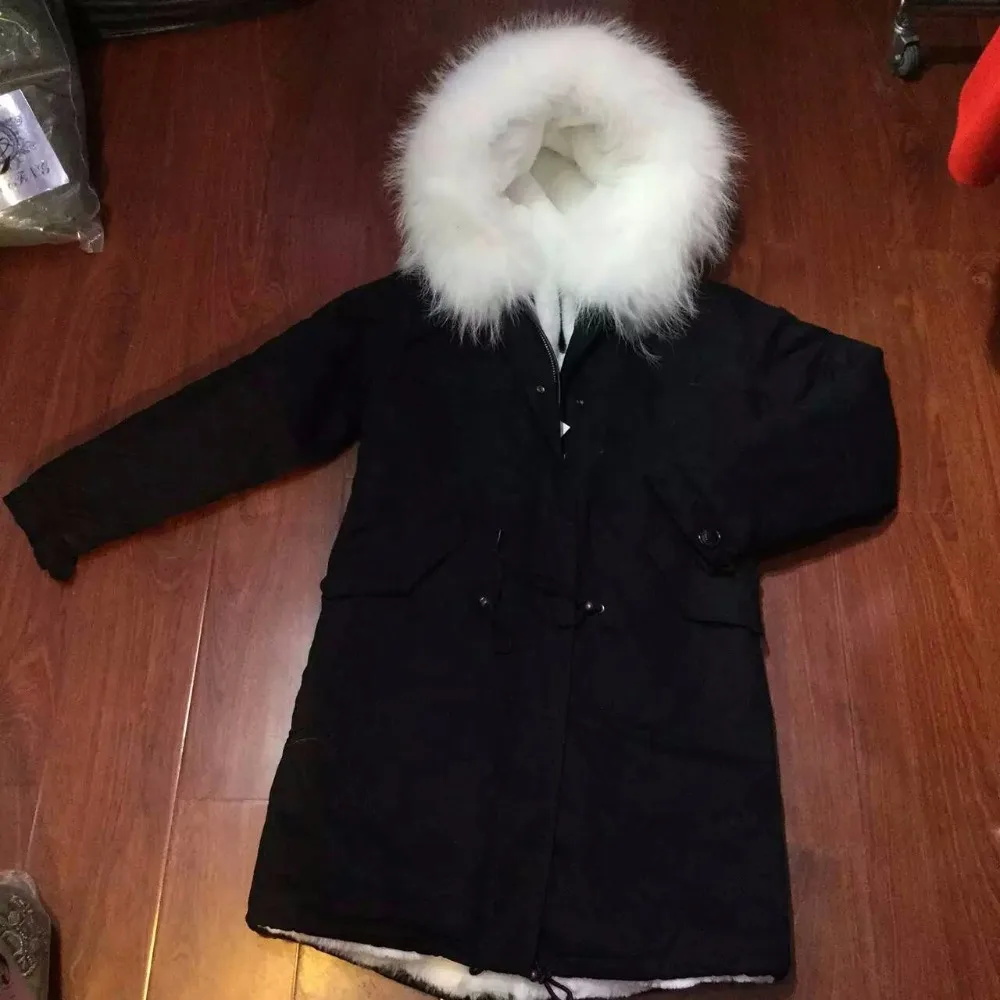 Hot 2016 brand new big raccoon natural real fur coats for women winter jacket women winter coat women parka Thick lining ukraine
Hot 2016 brand new big raccoon natural real fur coats for women winter jacket women winter coat women parka Thick lining ukraine