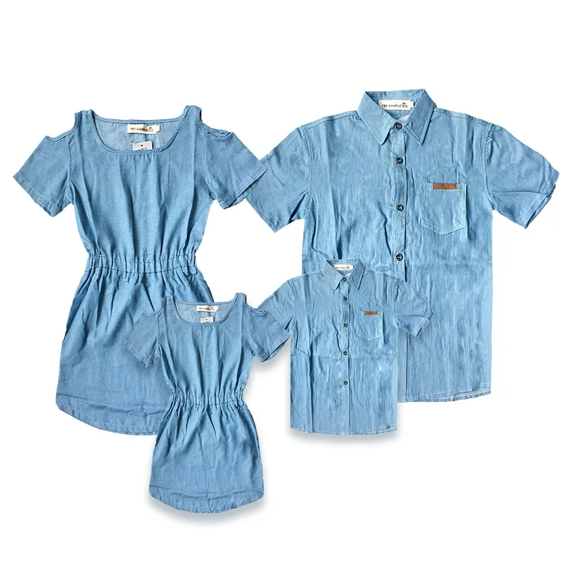 Summer Family Matching Outfits Button Solid Casual Dad Son T-shirt Waist Mother Daughter Dresses Family Look Family Clothing
Summer Family Matching Outfits Button Solid Casual Dad Son T-shirt Waist Mother Daughter Dresses Family Look Family Clothing