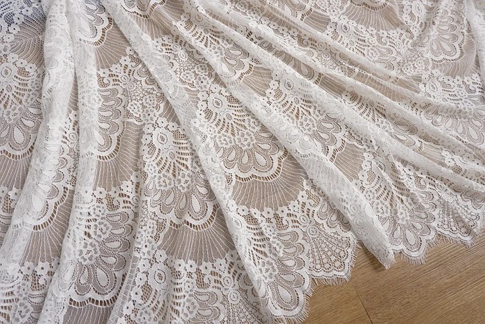 3M / Lot French Eyelash Lace Fabric Width 150cm Exquisite Lace Embroidery Clothes Wedding Dress Accessories White Black
3M / Lot French Eyelash Lace Fabric Width 150cm Exquisite Lace Embroidery Clothes Wedding Dress Accessories White Black