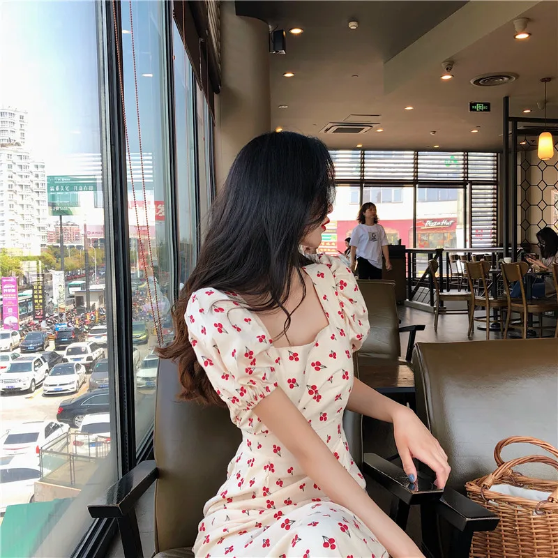 FENGGUILAI 2019 New Women Dress Square Collar Puff Sleeves Tunic Cherry Print Dress Vintage Modis Mujer Vestidos
FENGGUILAI 2019 New Women Dress Square Collar Puff Sleeves Tunic Cherry Print Dress Vintage Modis Mujer Vestidos
