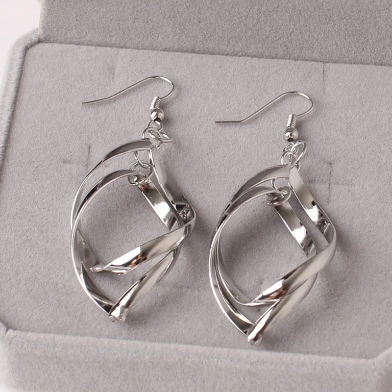 AKOLION Fashion Double Layers Loop Drop Earrings For Women Long Wave Dangle Earrings High Quality Fashion Shiny Jewelry Btes--4
AKOLION Fashion Double Layers Loop Drop Earrings For Women Long Wave Dangle Earrings High Quality Fashion Shiny Jewelry Btes--4