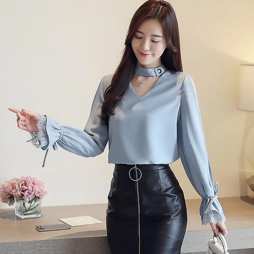 2019 Spring New V-neck Long-Sleeved Chiffon Flare Sleeve Stitching Lace Loose Tops Women's Fashion Elegant Women Blouses Tops
2019 Spring New V-neck Long-Sleeved Chiffon Flare Sleeve Stitching Lace Loose Tops Women's Fashion Elegant Women Blouses Tops