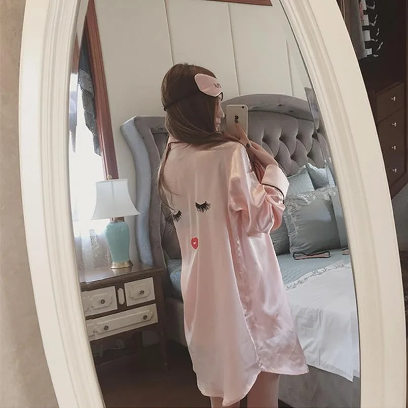 Long Sleeve Ladies Sexy Temptation Lingerie Suit Imitation Silk Pajamas Suspenders Nightdress Sexy Nightgown W333
Long Sleeve Ladies Sexy Temptation Lingerie Suit Imitation Silk Pajamas Suspenders Nightdress Sexy Nightgown W333
