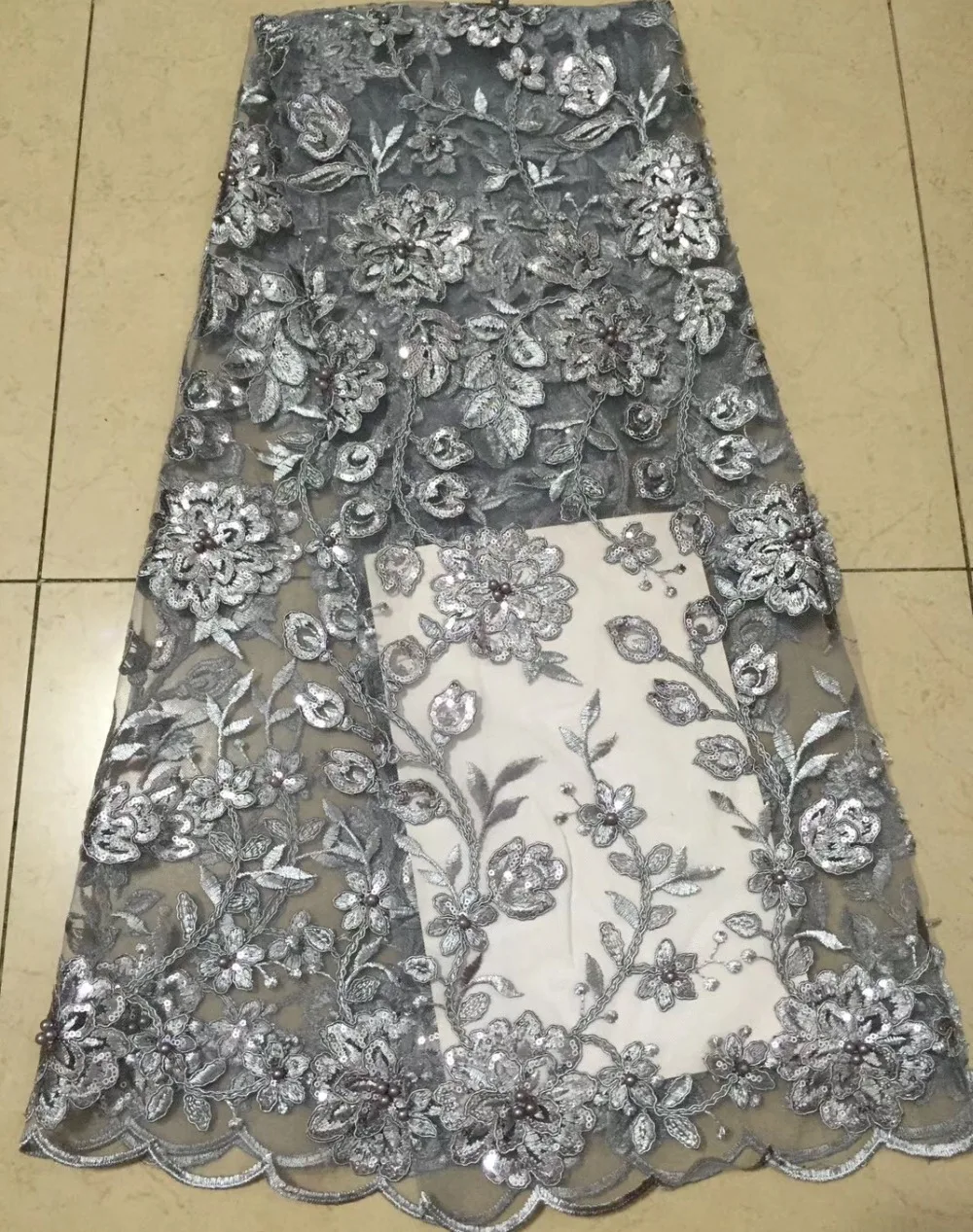 grey color Latest Style Beaded sequins Fashion African Lace Tulle African French Lace Fabric High Quality for wedding dress
grey color Latest Style Beaded sequins Fashion African Lace Tulle African French Lace Fabric High Quality for wedding dress